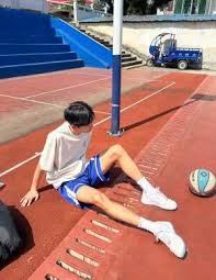 伦纳德26分 快船战胜活塞